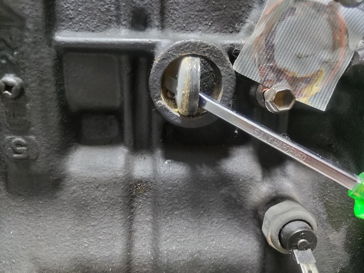 AZ167971606's tweet image. なーんだ簡単じゃねぇか🤣
ウェルチプラグ！？コアプラグ！？普通にプラグ！？どの呼び方が正しいんだ🤔

#マイガレージライフ
#az1自家焙煎珈琲野郎
#F6A
#エンジンコアプラグ