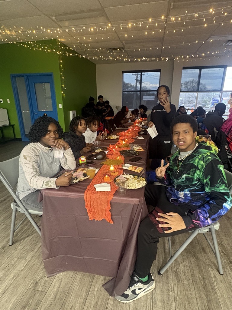 bgcncil's tweet photo. Our teens and families gathered for a gratitude dinner a the Elgin Clubhouse last week! It was an evening filled with good food and time to reflect on what they’re thankful for. A huge thank you to Elgin Board Member Justin Luppino for generously sponsoring this special evening! https://t.co/ZL857i9yy9