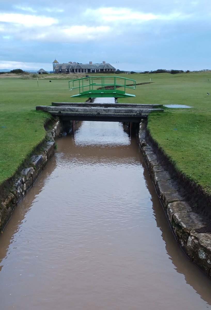 boynecaddiegolf's tweet image. The Old Course has a new bridge spanning the Swilken Burn. Wonderful. It is temporary, assisting with increase in work traffic replacing the irrigation system ...Fore!
#oldcourse #standrews #swilkenbrideg