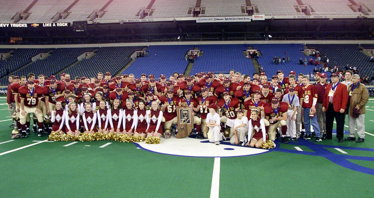 IHSAA1's tweet photo. 25 Years Ago Today (Nov. 25, 2000)

The Evansville Mater Dei Wildcats were crowned #IHSAA Class 2A Football State Champions!
🏆🏈🟥🟨 @MaterDeisports https://t.co/9HfPZv9fhD