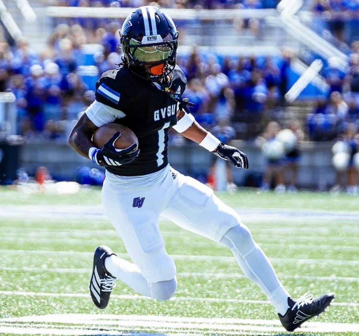 CKennedy247's tweet image. Grand Valley State wide receiver Lynn Wyche-El has entered the transfer portal, his agent @GabeMiller22 tells @247Sports

First-Team All-GLIAC, totaled 38 receptions for 581 yards and five touchdowns in 2025

247sports.com/player/lynn-wy…