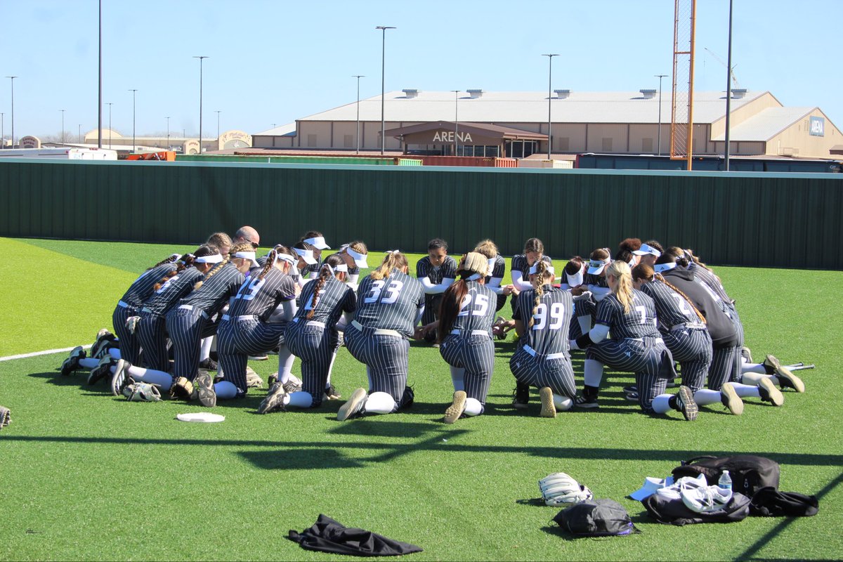 Avila University Softball tweet media