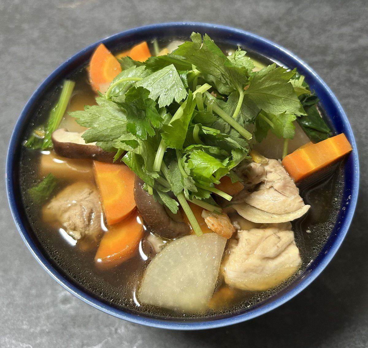 今日のラヴィット ！は筑前煮、昨夜はお雑煮(餅なしご飯のおかずバージョン)でした、煮物がしみる季節ですわ。#ラヴィット