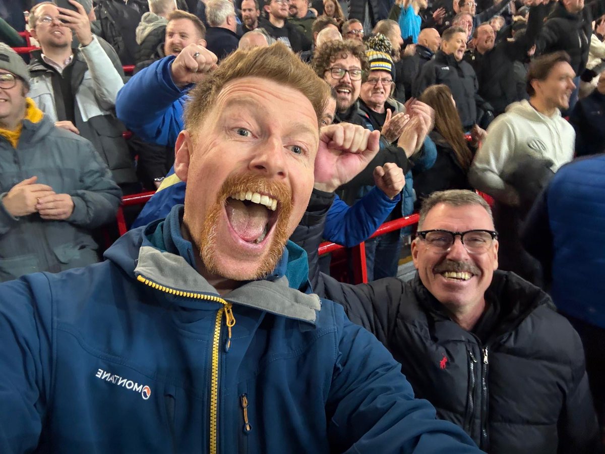 The “movember” blues tonight enjoying a well deserved victory at Old Trafford #UTFT