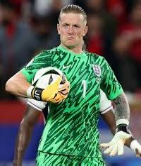 Con <a href="/manuugarte8/">Manuel Ugarte</a> sin minutos <a href="/ManUtd/">Manchester United</a> cayó 1-0 en Old Trafford ante un heroico <a href="/Everton/">Everton</a> que jugó con 10 hombres desde los 13’ por la roja a Gana Gueye TRAS AGREDIR CON UN CACHETAZO A SU COMPAÑERO MICHAEL KEANE.
Jordan Pickford fue el héroe de la noche con atajadas monumentales.