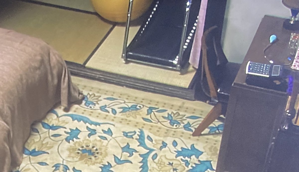 c_octave's tweet image. お、ルームランナーにバランスボール。ジャージ姿の環がトレーニングしている様子が目に浮かぶ。
#どんど晴れ