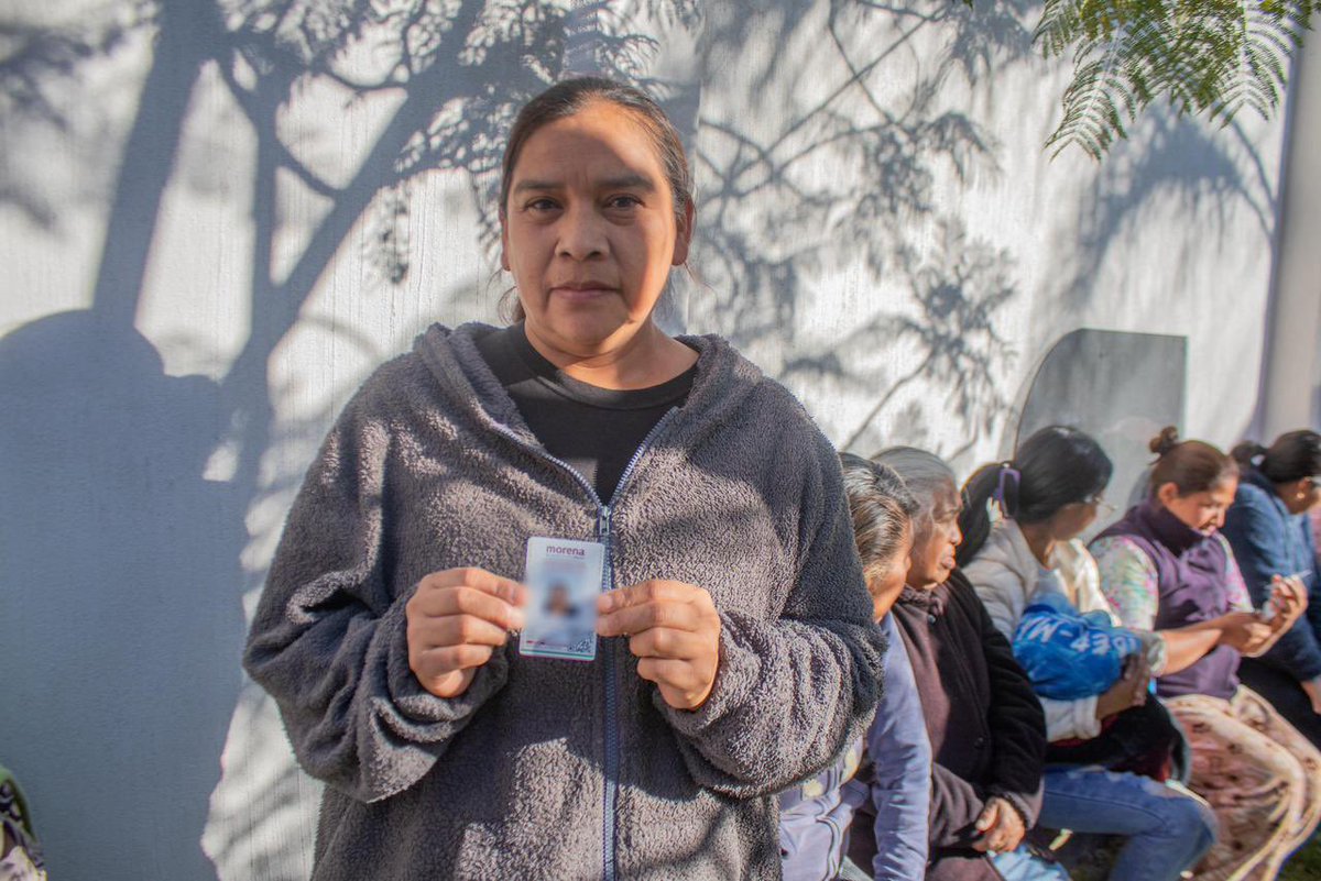 Me da mucho gusto saludar a gente buena de San Cristóbal Huichochitlán, que hoy reciben su credencial como militantes de <a href="/PartidoMorenaMx/">Morena</a> ¡Bienvenidas y gracias por ser parte del segundo piso de la cuarta transformación! 

#PaolaJiménez #Diputada #Morena