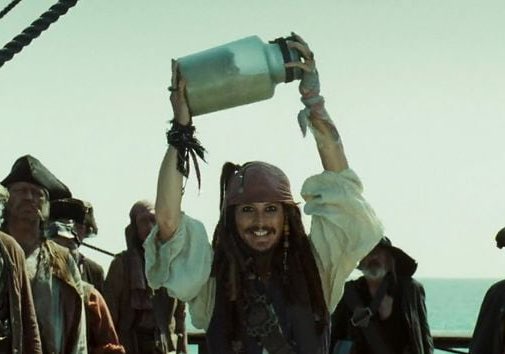 _pipdid's tweet image. Got a family so crunchy, our go to remedy for a lot of things is:

Throw a little dirt on it

Bentonite clay. We use it for rashes, acne, and even use it to power our babies ✨