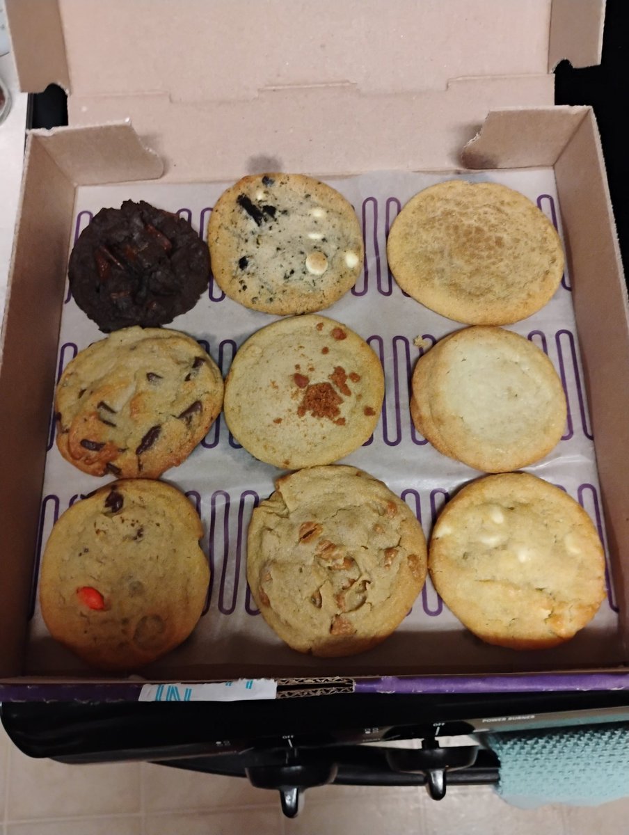 I got a surprise birthday cookie delivery today. 😋🤤😋🤤 The snickerdoodle and m&amp;m cookie are already gone. Tell your Mom thanks <a href="/LolaPatolla/">Lola Patolla</a> . It was such a nice surprise.