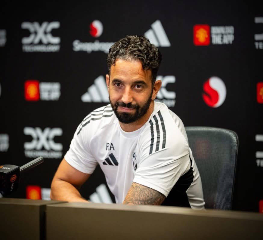 🚨 𝗡𝗘𝗪 𝗥𝗘𝗖𝗢𝗥𝗗: Manchester United have lost a Premier League match at Old Trafford to a 10-men opponent for the first time in their history.

Congratulations 🥳