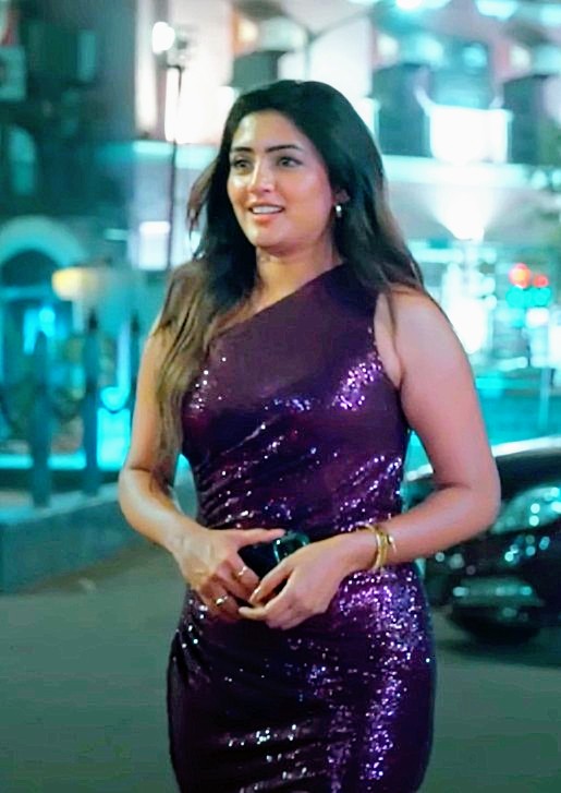 tarakramu86's tweet image. చూడ వచ్చు....
#3rosesseason2....
Fun&amp;amp;Glamours....mixing...
#EeshaRebba ...ఇష్టం ఐతే....
December 12....వరకు.....wait...chey..