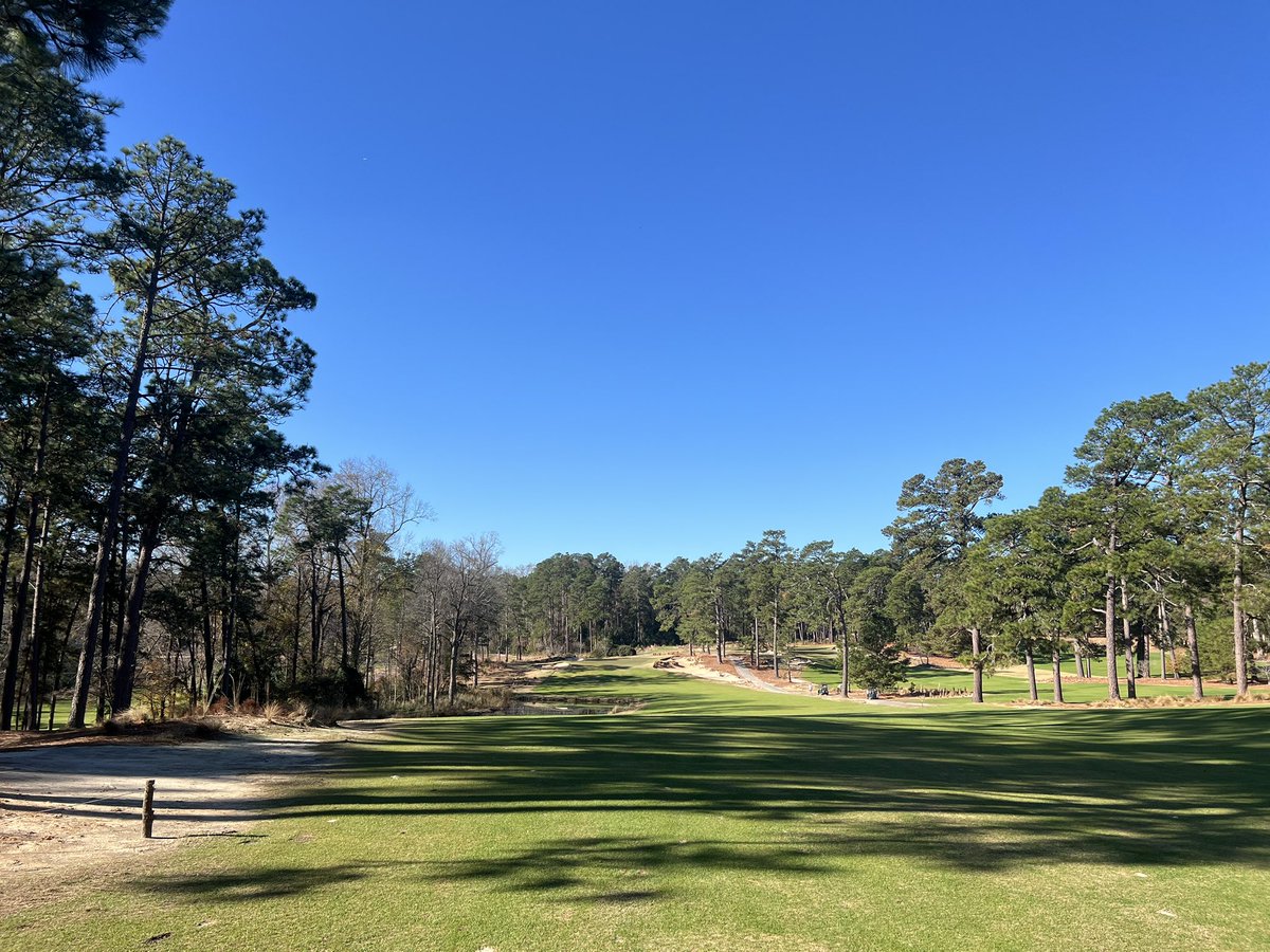 JustinCollick's tweet photo. Mid-Pines. A course that is right out in front of you yet kick you in your teeth. Three great offerings from the smaller resort in town. 

Think if I had 10 rounds I’d go 
Pine Needles: 1
Southern Pines: 5
Mid Pines: 4 https://t.co/X3o1zZh8KR