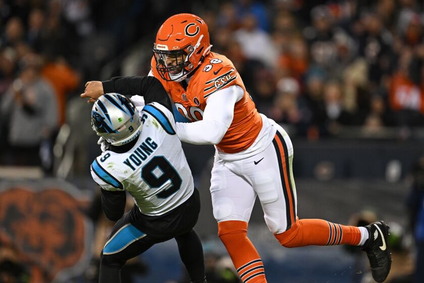 DaBearsTakeOver's tweet image. Micah Parsons making $55M:
• 10 sacks
• 30 tackles
• 9 TFLs
• 0 PBUs
• 1 FF

Montez Sweat making $25M:
• 7.5 sacks
• 35 tackles
• 11 TFLs
• 5 PBUs
• 3 FF

Production over Podcasts? 🤔