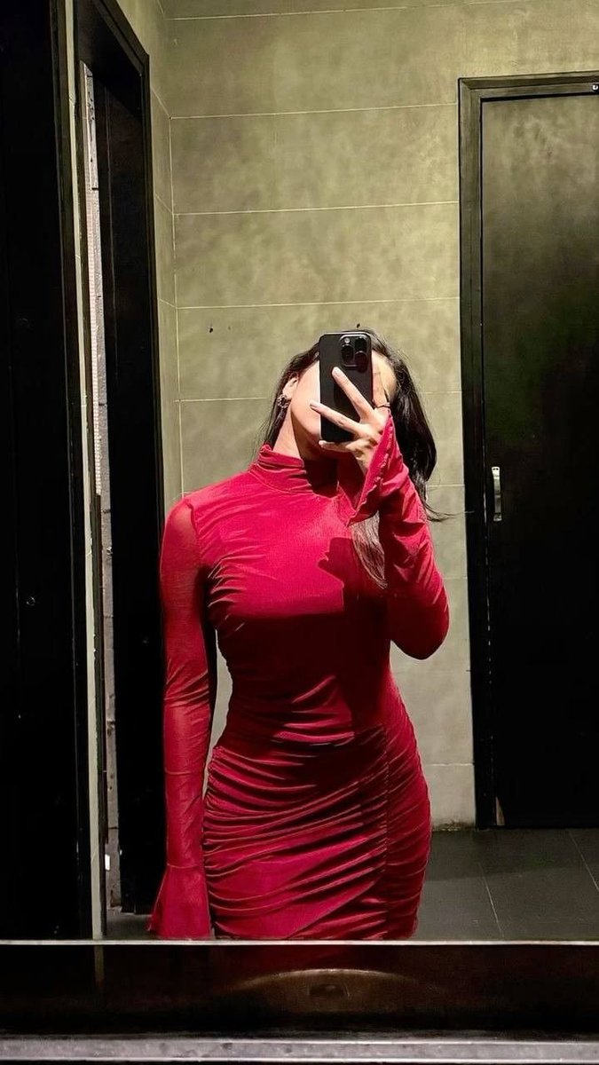 Mia5cm's tweet image. Red dress, main character energy.”
❤️🔥📸✨
#RedVibes #BoldStyle #GlamMode #Fashionista