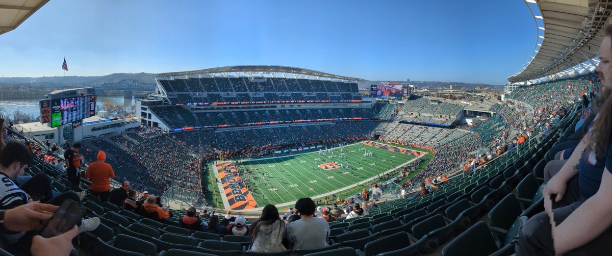 SmoothShootin's tweet photo. VuDu Warriors,

I had to take a day off from gaming to take a mini trip with the wife to Cincinnati for a great day of football!  Welcome to the Jungle! 🏈🤘 https://t.co/78UF6qongG