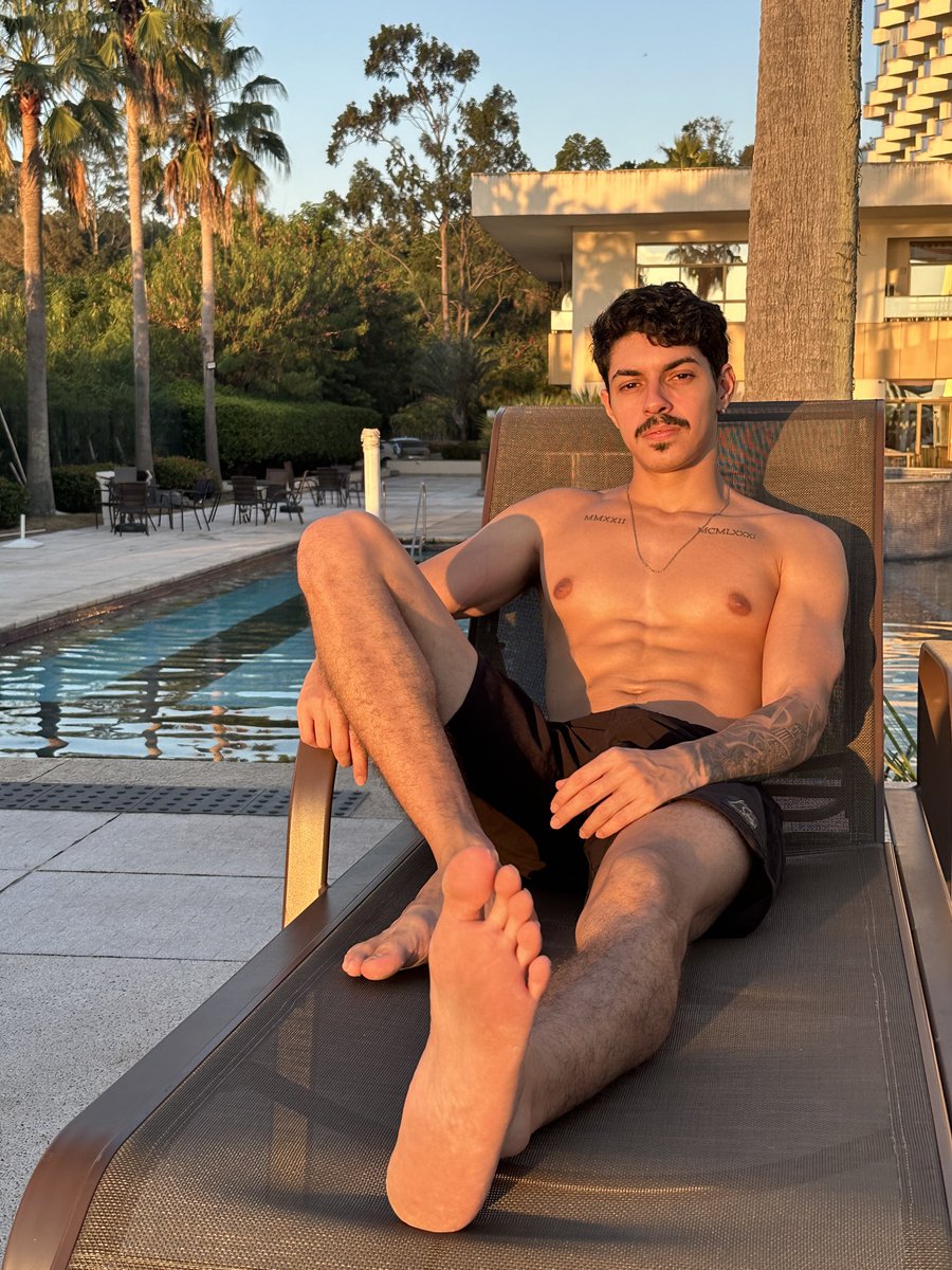 Master Edu | 15k tweet media