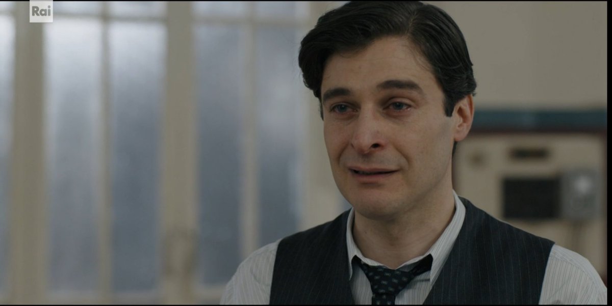 russogiusy1995's tweet image. Il "per sempre" più dolorosamente bello che sia stato mai scritto 💔#ilcommissarioricciardi3