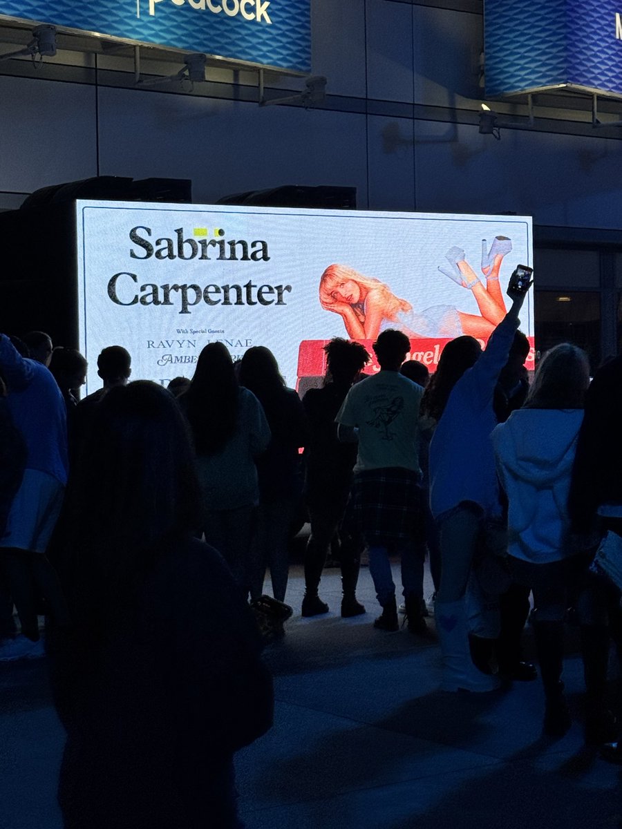 emilydeschnels's tweet photo. i was at crypto arena last night for sabrina’s final show but all i could think about was that just down the street i was seeing the bones cast reunite a few months ago 😭😫 https://t.co/ShO7dioONN