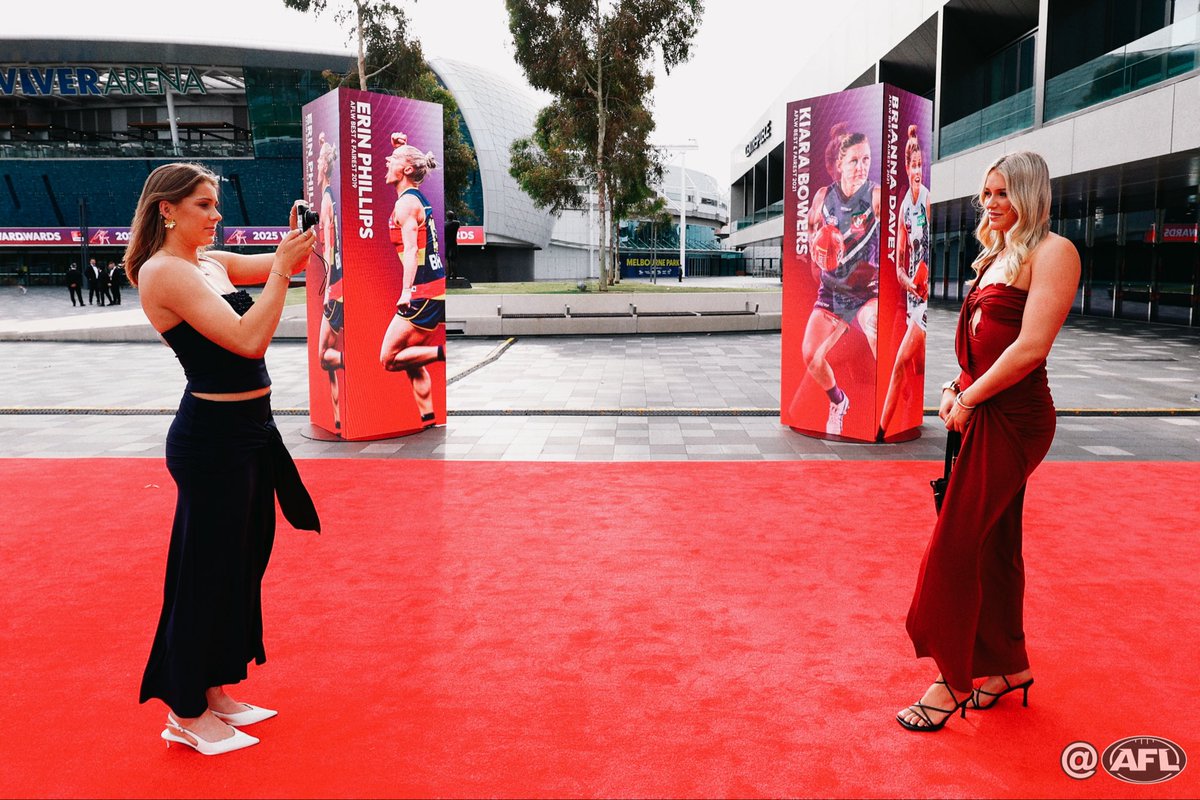 Sisters are doin’ it for themselves 📸