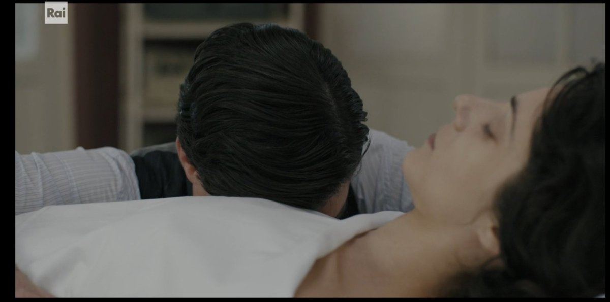 Sabrina97196114's tweet image. Un finale straziante 😭😭 

Interpretazione magistrale, toccante, intensa

"Non dimenticarti di me"
"Mai" 💔 

#IlCommissarioRicciardi3