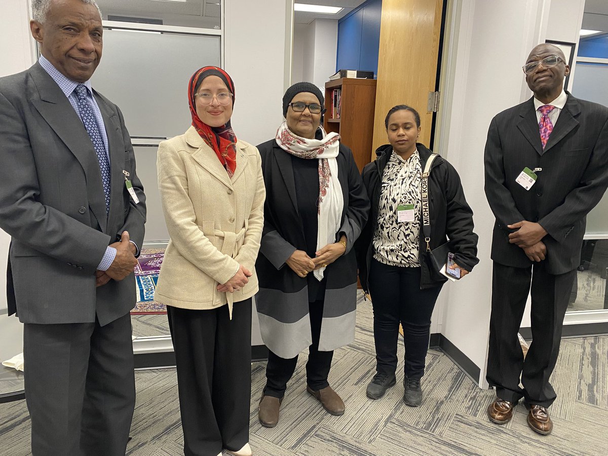 Des représentants des communautés soudanaises canadiennes se sont rendus aujourd'hui sur la Colline du Parlement aux côtés de <a href="/nccm/">NCCM</a> afin d'exprimer leurs inquiétudes quant au sort de leurs proches qui fuient les horreurs du Soudan. 

Ils demandent au 🇨🇦 de faire tout son possible