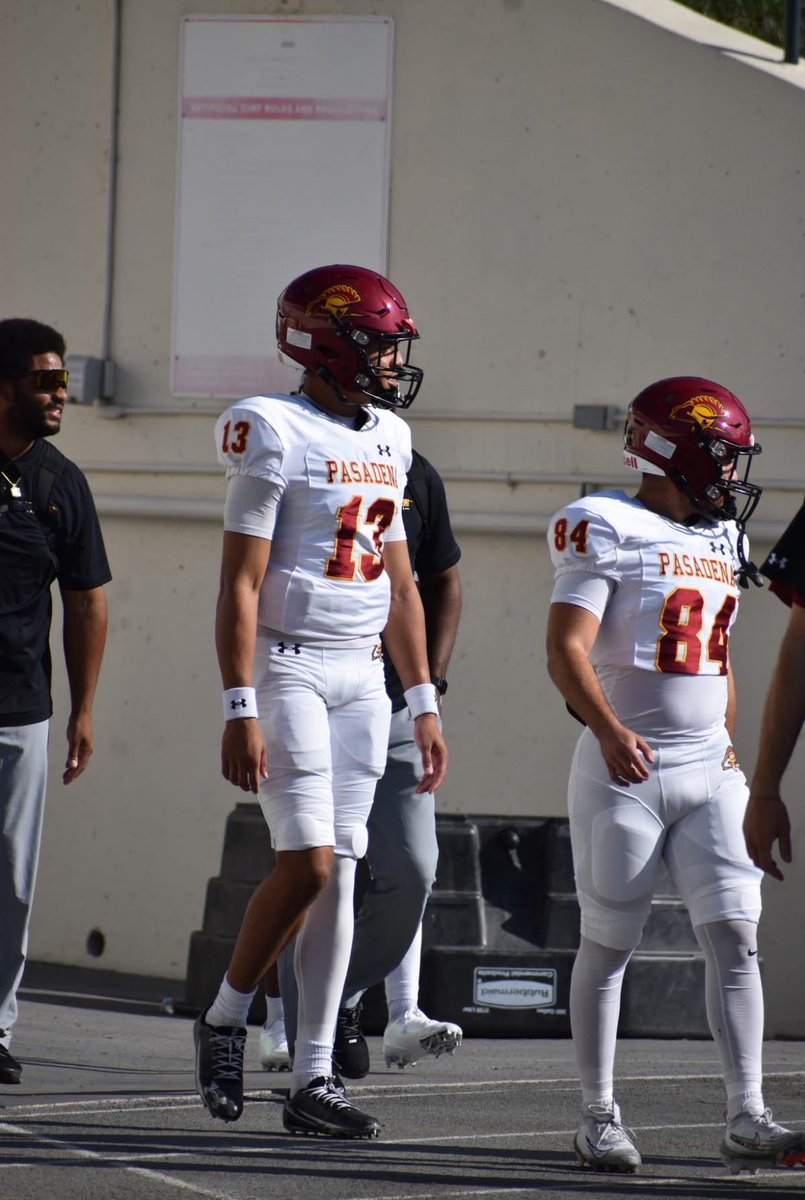 Blessed to have completed my true freshman season <a href="/PCCLancerFB/">Pasadena City College Football</a> <a href="/RobertTuckerPCC/">Robert Tucker</a> <a href="/CoachReg_626/">Coach Reggie 🏈</a> 
(8 games played)
- 1748 Passing yds (9 TD)
- 148/226 (65.5% Comp.)
- 124 Rushing yds (6 TD)
- 12 Shield punts with a long of 48
- Full academic qualifier
Hudl Link:
