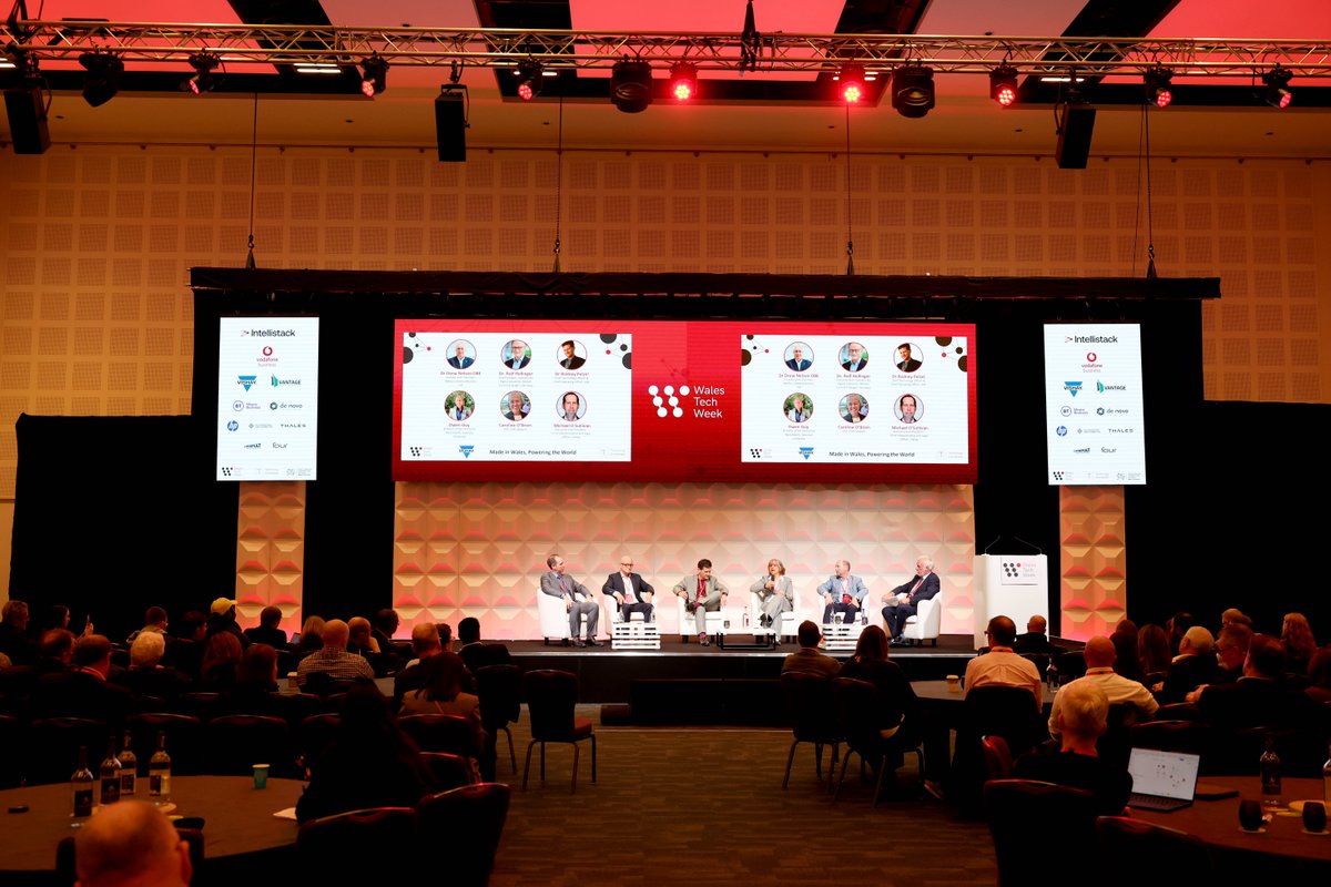 WalesTechWeek's tweet image. 🔥 Day 1 of #WalesTechWeek 2025 did NOT disappoint!

It’s not too late to come along for day two: walestechweek.com