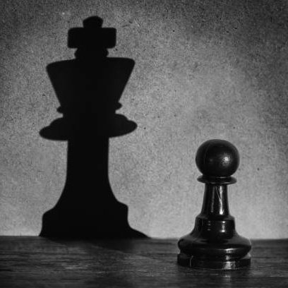 El_Peoncico's tweet image. Nadie dijo que el camino iba a ser fácil, que no habría frustración, lágrimas, rabia, y la tentación de rendirse.

Pero si perseveras, si aprendes de tus errores y das un pasito al frente cada día, te aseguro que vas en la dirección correcta. ✌️😊

#Ajedrez #ChessPunks #Chess ♟️