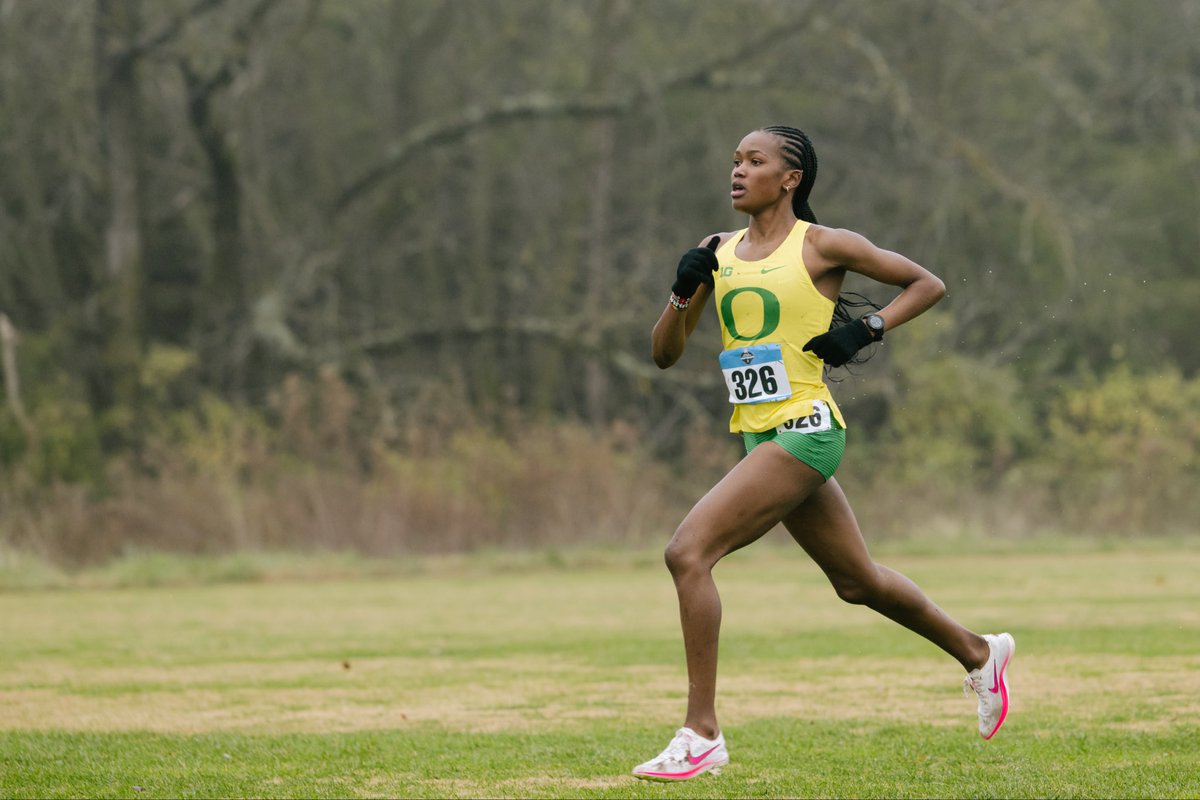 OregonTF's tweet image. Left with some hardware. What a season for the Women. 3rd in the nation.
#GoDucks