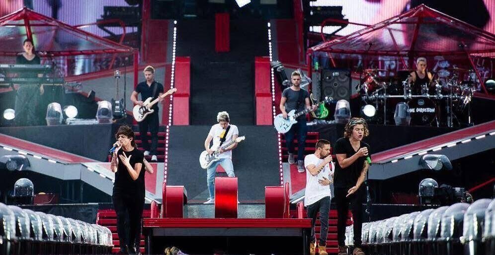 JoshDevineDrums's tweet image. Just posted this on my Facebook (Facebook.com/joshdevineuk) I found in the old memories!!
Iconic times. Not gonna lie, this was one of my fav tours! Stadiums were another level 🫶🏼