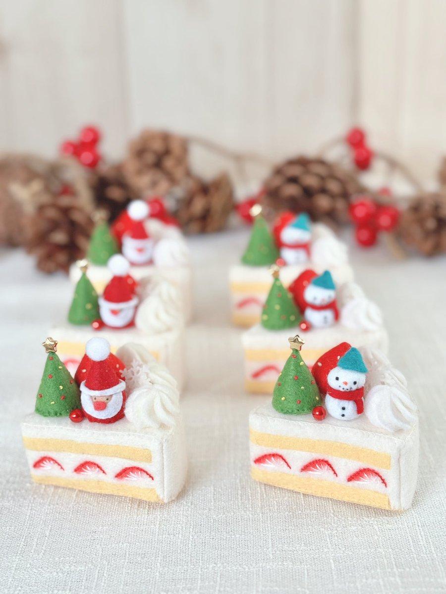 pre_memo_felt's tweet image. 𖧷⢄⡱新作♪

クリスマスケーキ🎄✨

シンプルな苺のショートケーキに
クリスマスツリーとサンタさん、雪だるまを乗っけてみました♪