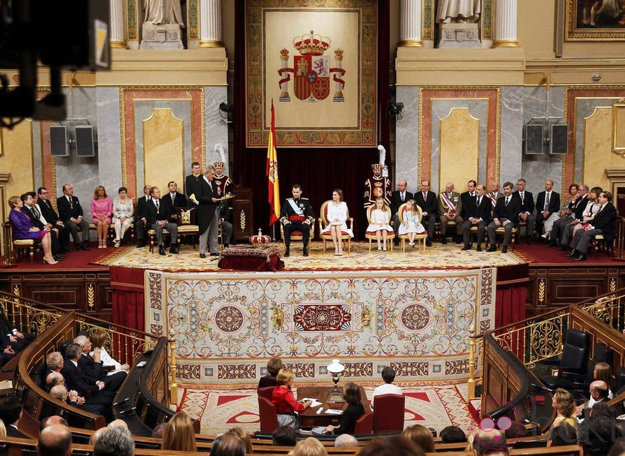 hp_ayan's tweet image. En España son 4 los Reyes que juraron ante las Cortes Generales: Isabel II, Alfonso XIII, Juan Carlos I y Felipe VI (Alfonso XII llegó ya proclamado)

Así fueron cada una de las ceremonias de jura y/o proclamación