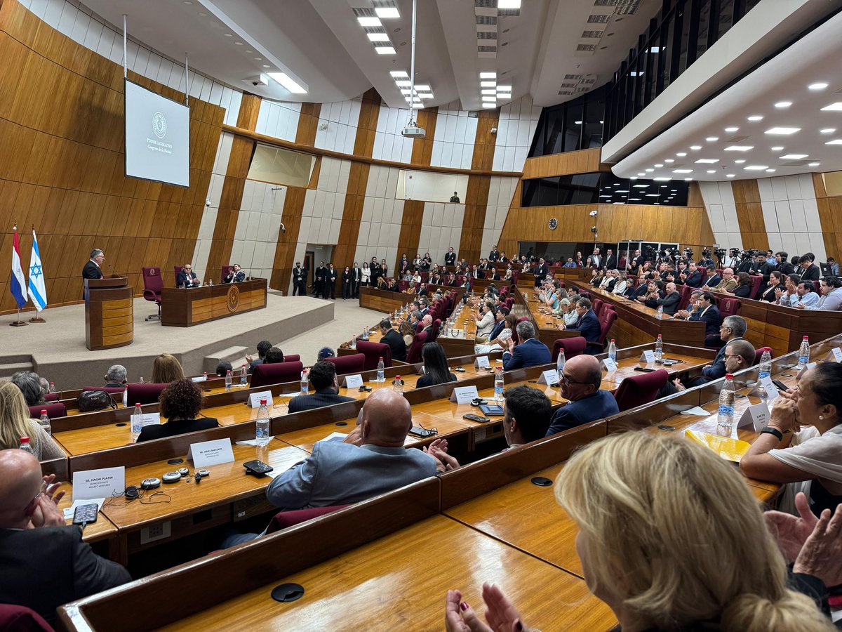 gidonsaar's tweet image. Paraguay es uno de los más grandes amigos de Israel en el mundo.
Fue un verdadero honor dirigirme a una sesión conjunta especial de la Asamblea Nacional de Paraguay. Agradezco al Presidente del Senado, @bachinunezpy, y al Presidente de la Cámara de Diputados, @raulatorre, por…