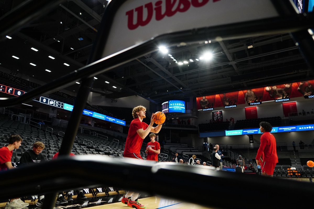 NJITHoops's tweet image. 📍Fifth Third Arena

#UNITY | #RollTech⚔️