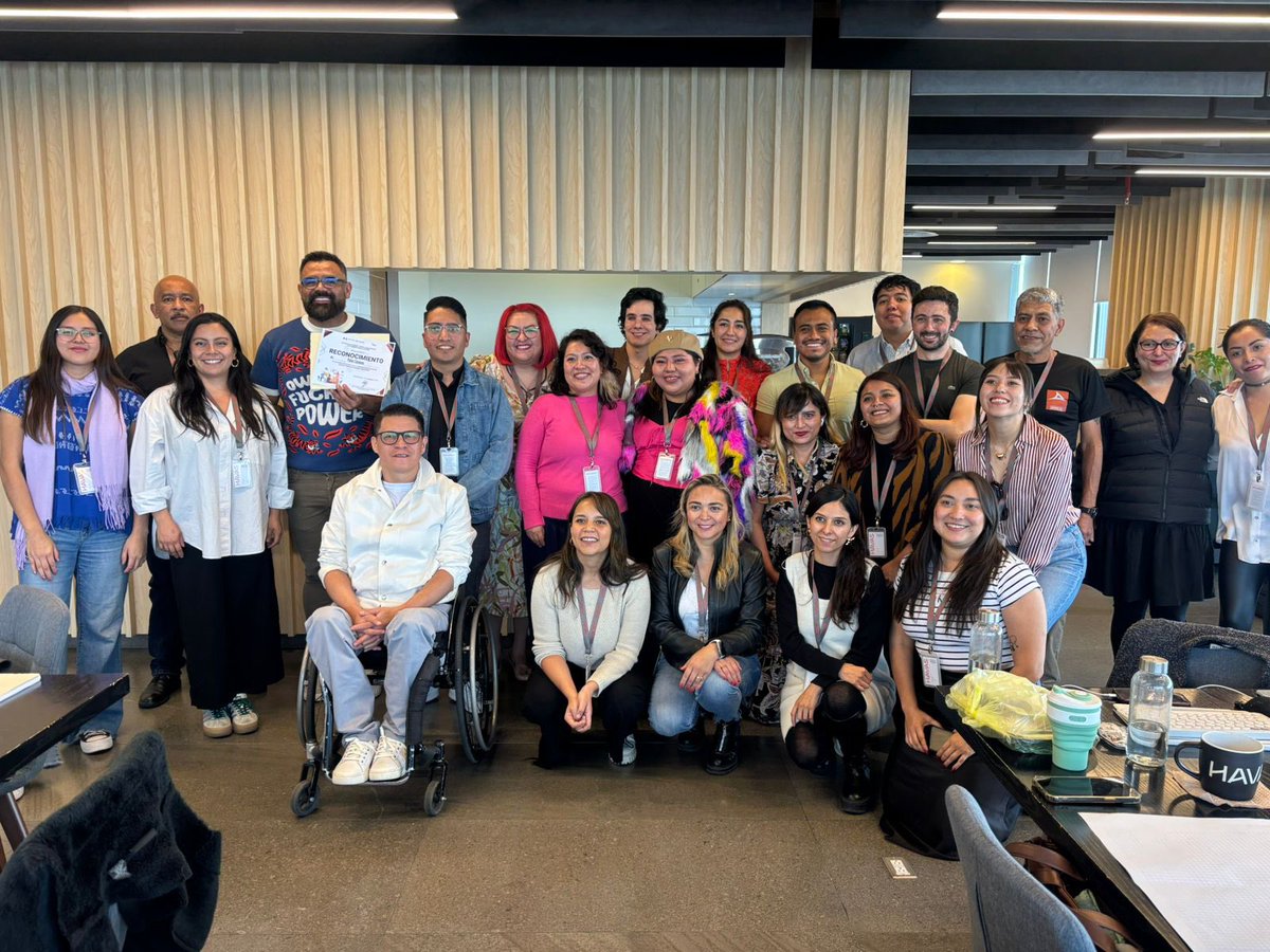 _ferss_'s tweet image. Las últimas dos semanas he estado aprendiendo mucho sobre la diversidad e inclusión laboral gracias a este bello espacio implementado por el COPRED y ADIL Diversidad. Qué bonita experiencia aprender de gente tan chida. 
#DEI