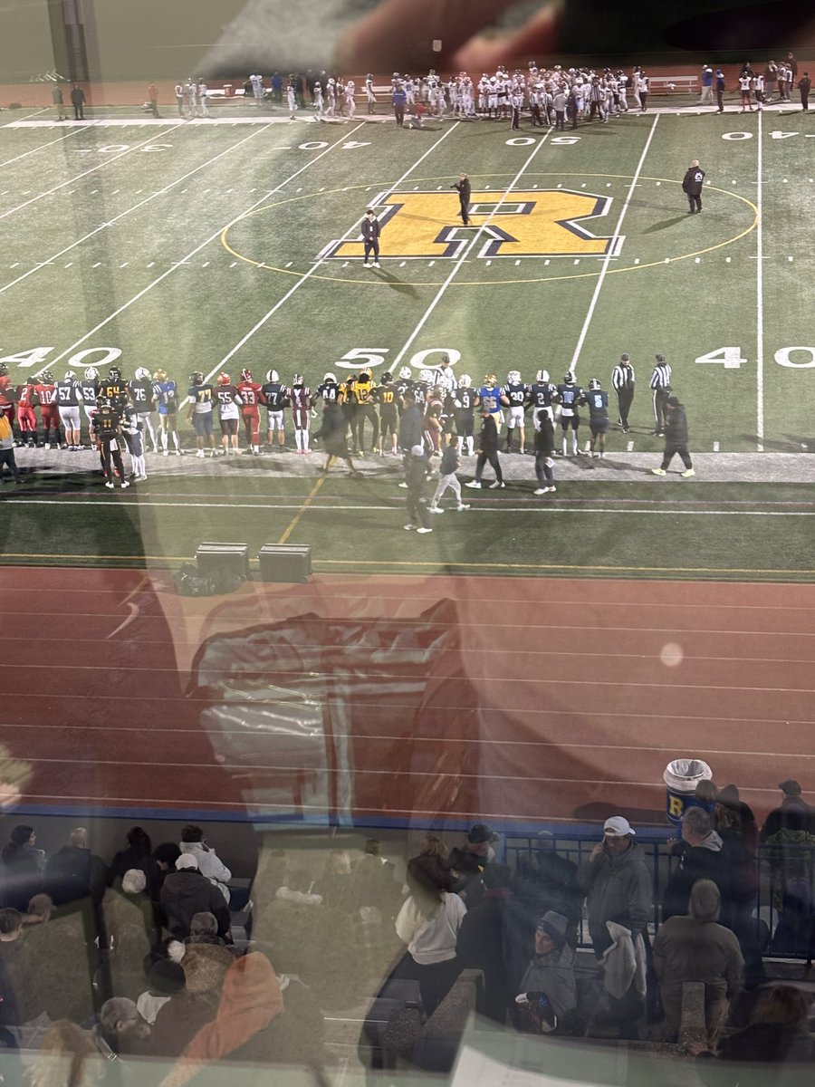 Getting ready to be the color commentator for the Annual Eddie Meath Allstar 🏈 Game tonight at <a href="/UofRFootball/">Rochester Football</a> 6:00pm along side the play by play of <a href="/MWArtDept/">Mr. Smith ART!</a> 

East Head Coach <a href="/mstumpy50/">Michael Stumpf</a> from 
<a href="/SchroederFtball/">Schroeder Football</a>  and the 
West Head Coach Paul Carella from
<a href="/BportHSFootball/">Brockport Blue Devils Football</a> 
Will