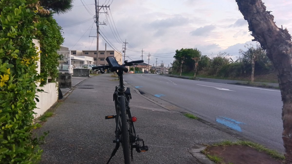 ryukyudream's tweet image. 何で雨が🌧️画像編集🖼️しながら目の役割を考えたり🤔するんだよな〜視線で👀コミュニケーションをとったり👁️状態で全身状態を🙄見極める場合も有るよな〜☝️人間の目は5億7600万画素程度の📸解像度を持つらしい視力の限界は🗾日本人は視力3.0が限界らしい😝