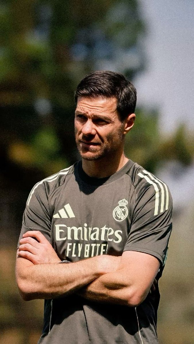 Nos vamos a dormir deseando una nueva feliz temporada a Míster Xabi Alonso 🤍💜
#HalaMadrid