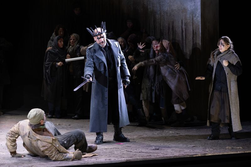 OperaLibera's tweet image. Un Nabucco distopico e atemporale debutta, per il circuito di OperaLombardia, sul palco del Teatro @ponchielli_cr di Cremona @OperaLombardia

operalibera.net/wp/2025/11/21/…

#AngeloVeccia #PeterMartinčič #MaraGaudenzi #ValerioGalli