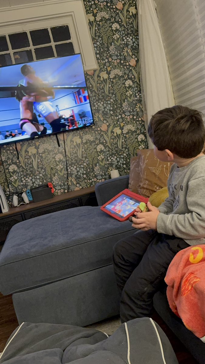 _JoviWanKenobi's tweet image. Little man wanted to watch a @RealKeithLee match while playing his Keith Lee figure, so I decided to show him the absolute CLINIC he and @thejtdunn had at @WrestlingMagic !