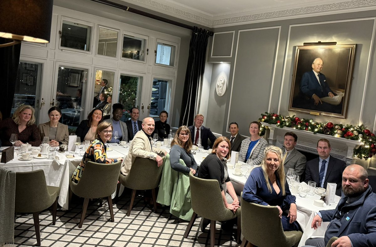 _RobbieMoore's tweet image. Brilliant to spend the evening with 15 fantastic individuals from our food &amp;amp; farming sector who have all been successfully selected for the @oxfordfarming #OFC26 Inspire Programme. 

Great to discuss future of food security, water resilience, skills and best way to drive growth…