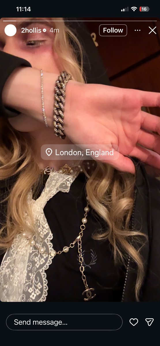 itneedsomespit's tweet image. #noticing