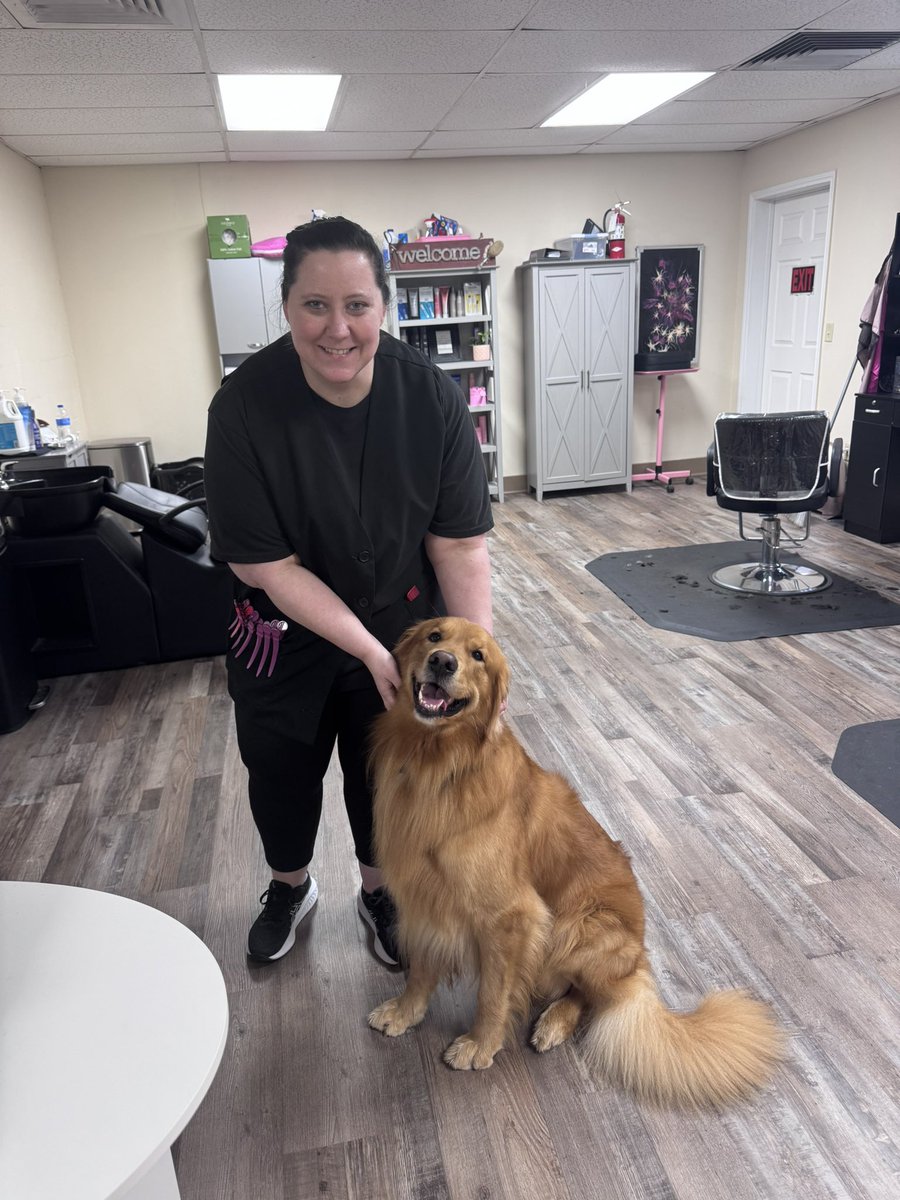 Hanging out with our favorite hair stylist this afternoon!