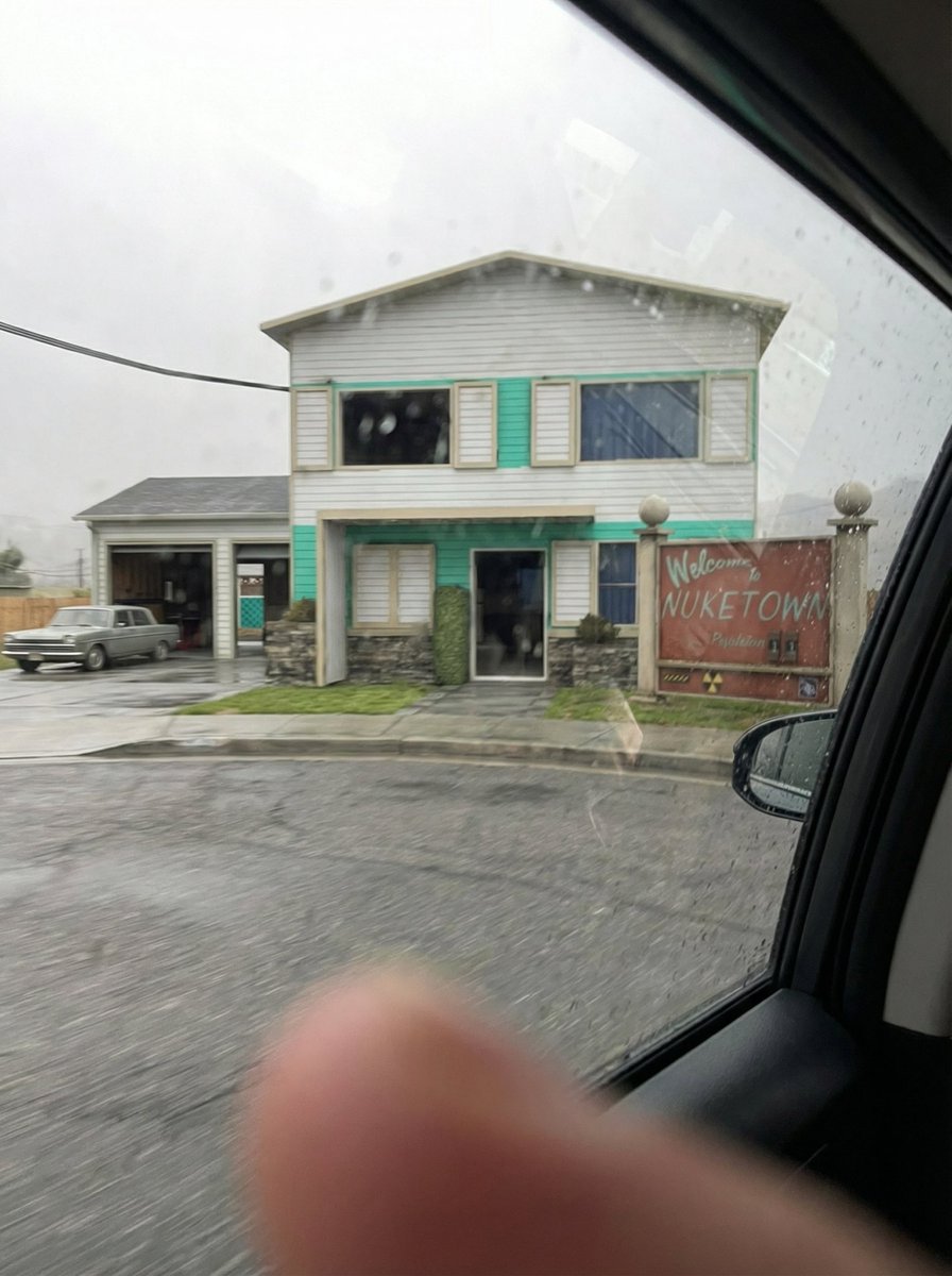 FrazierKay's tweet image. Driving through this town, I swear I’ve been here before?