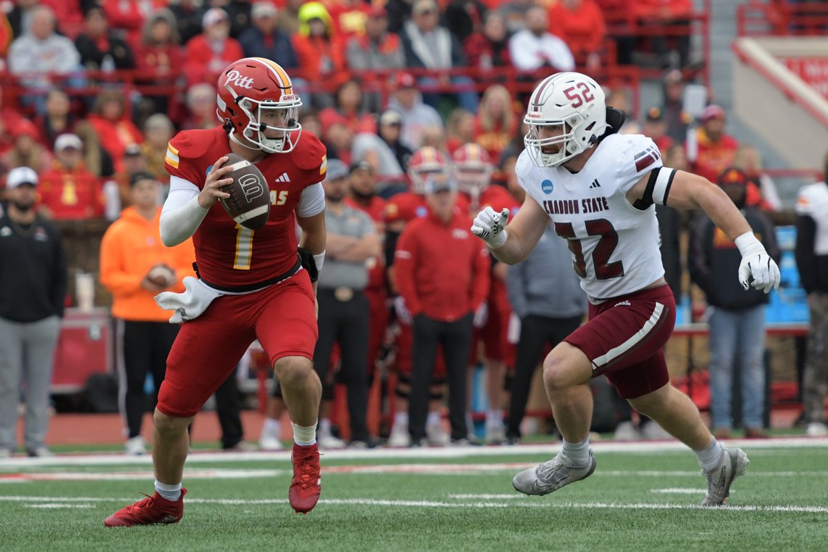 CSCFootball's tweet image. More Saturday sights from our battle in the jungle.

📷: Terry Douglass

#SoarEagles | #ProtectTheRock
