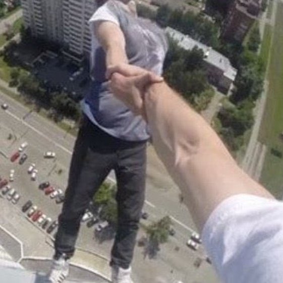 cuecadohyunjin's tweet image. você confiaria na pessoa do seu icon pra fazer isso?