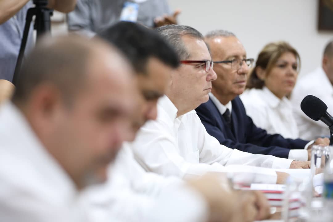 El miembro del Secretariado y jefe del Departamento Agroalimentario, <a href="/RamnMonte1/">José Ramón Monteagudo Ruiz</a> recibió esta tarde, en la sede del Comité Central, al vicepresidente y jefe de la Oficina Central del Partido Nuevo Azerbaiyán, Tahir Budagov quien cumplimenta una visita oficial a #Cuba