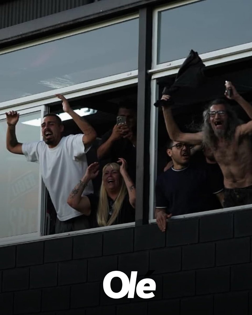 DiarioOle's tweet image. &quot;UN PASITO MÁS&quot; ⚽️

🏆 Matías Tapia, hermano del Chiqui y presidente de Barracas, se mostró orgulloso en sus redes tras la clasificación a los cuartos del Torneo Clausura