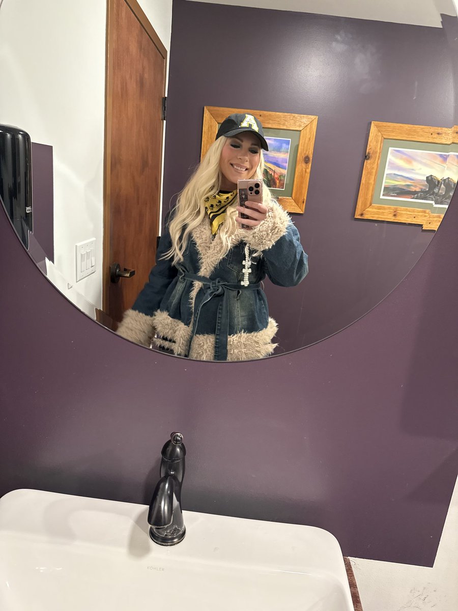 💘Casey Young💘 tweet media