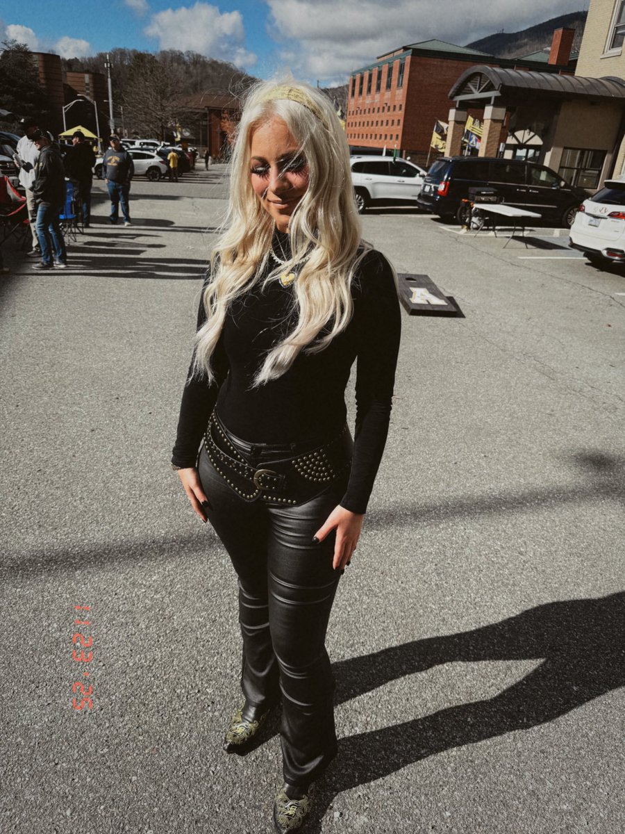 💘Casey Young💘 tweet media